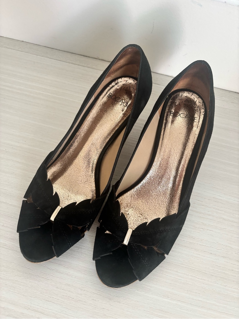Bocage Paris Size 7.5 (38) back and gold good condition